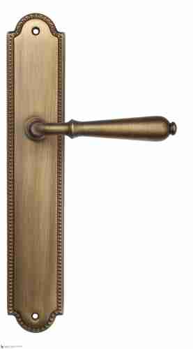 Дверная ручка Venezia "CLASSIC" на планке PL98 матовая бронза