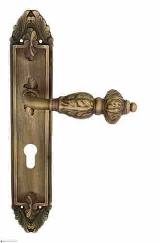 Дверная ручка Venezia "LUCRECIA" CYL на планке PL90 матовая бронза