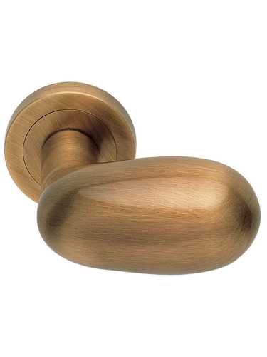 Ручка дверная Morelli Luxury UOVO R2 OBR раздельная на круглой розетке, цвет кофе, латунь