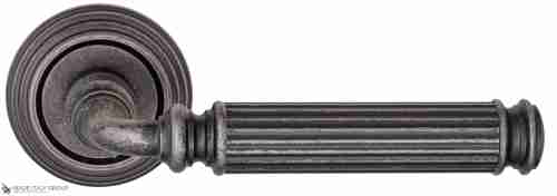 Дверная ручка Venezia "MOSCA" D8 античное серебро