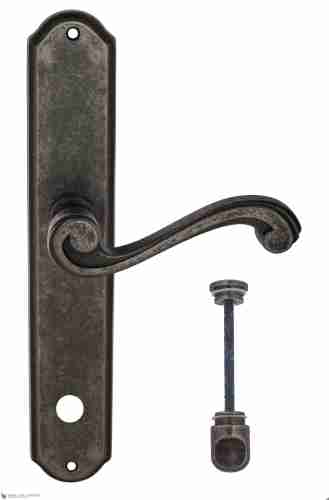 Дверная ручка Venezia "VIVALDI" WC-2 на планке PL02 античное серебро