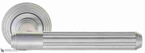 Дверная ручка Venezia "EXA TUBE" D8 матовый хром