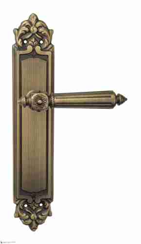 Дверная ручка Venezia "CASTELLO" на планке PL96 матовая бронза