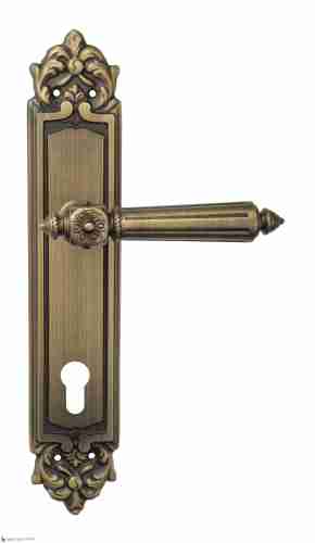 Дверная ручка Venezia "CASTELLO" CYL на планке PL96 матовая бронза