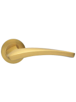 Ручка дверная Morelli Luxury WIND R1 OSA раздельная на круглой розетке, цвет матовое золото, латунь