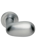 Ручка дверная Morelli Luxury UOVO R2 CSA раздельная на круглой розетке, цвет матовый хром, латунь