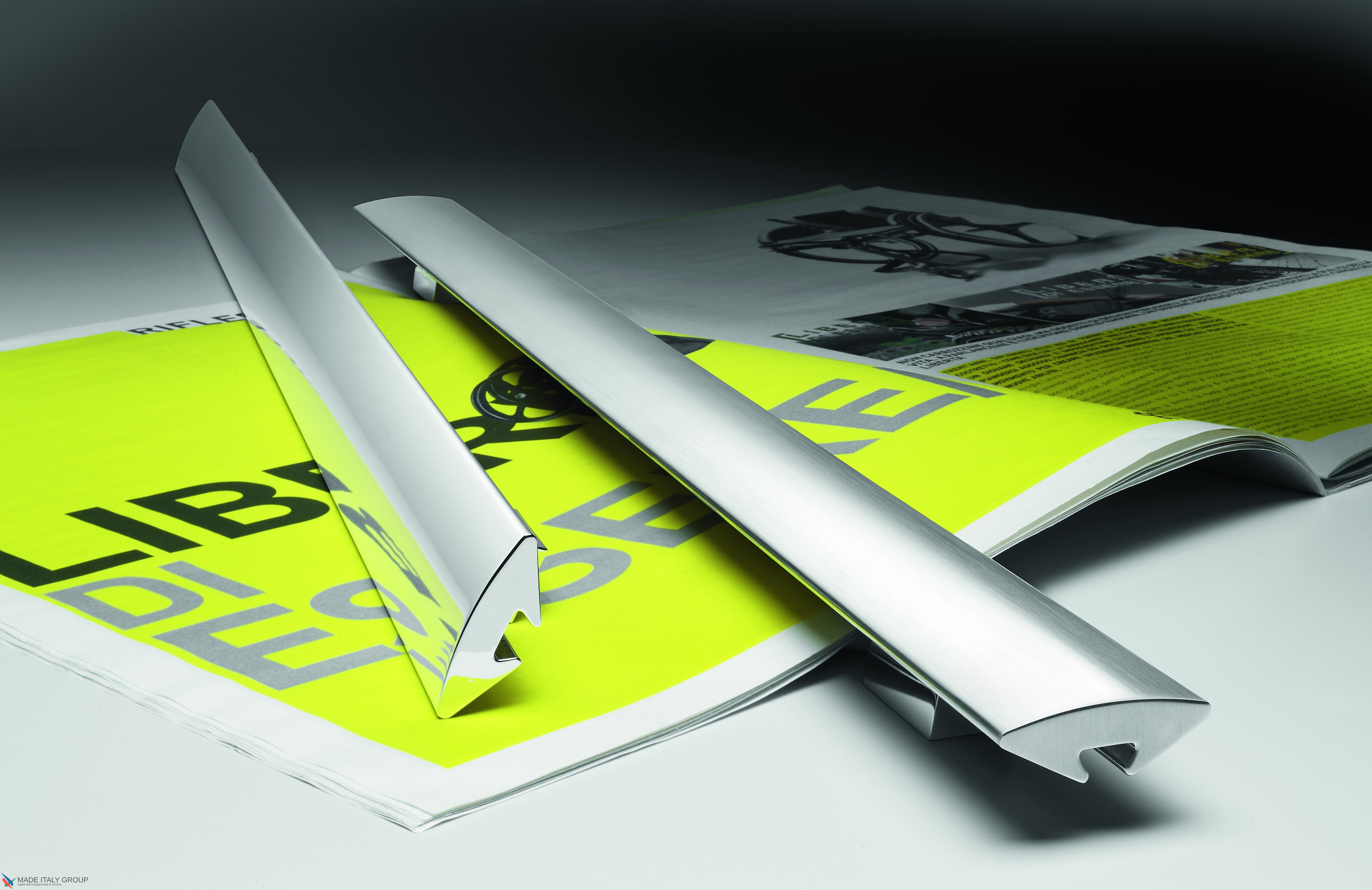 Ручка скоба модерн COLOMBO DESIGN F128K-CR полированный хром 384 мм