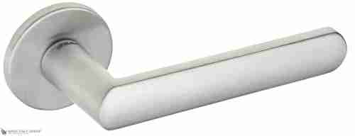 Дверная ручка на круглом основании Fratelli Cattini "NEVADA" 7FS-CS матовый хром