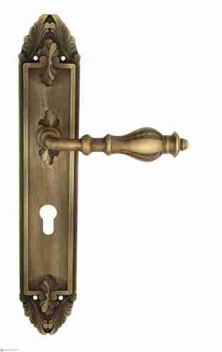 Дверная ручка Venezia "GIFESTION" CYL на планке PL90 матовая бронза