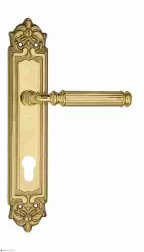 Дверная ручка Venezia "MOSCA" CYL на планке PL96 полированная латунь