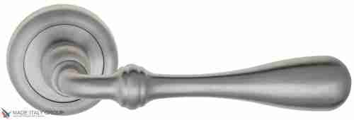 Дверная ручка на круглом основании Fratelli Cattini "RETRO" D1-CS матовый хром