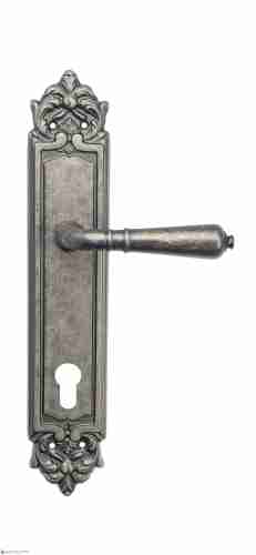 Дверная ручка Venezia "VIGNOLE" CYL на планке PL96 античное серебро