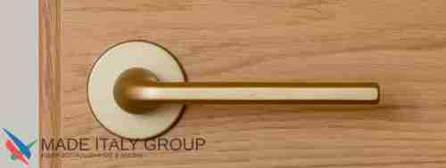 Дверная ручка на круглом основании Fratelli Cattini "LINEA" 7FS-KD золото крайола