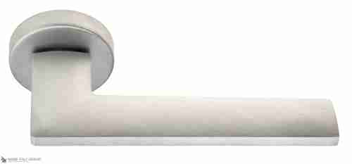 Дверная ручка на круглом основании Fratelli Cattini "SHAPE" 7-CS матовый хром