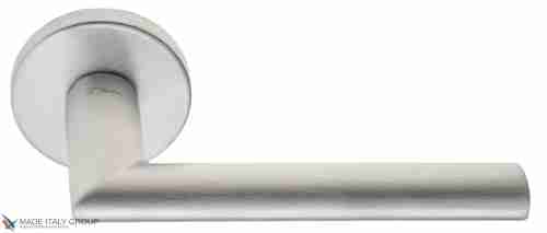 Дверная ручка на круглом основании Fratelli Cattini "LINEA 2" 7.7-CS матовый хром
