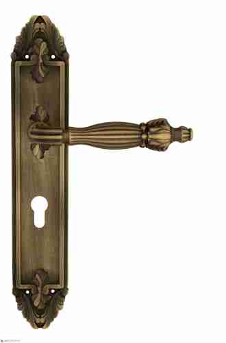 Дверная ручка Venezia "OLIMPO" CYL на планке PL90 матовая бронза