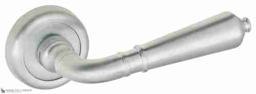 Дверная ручка на круглом основании Fratelli Cattini "TOSCANA" D1-CS матовый хром