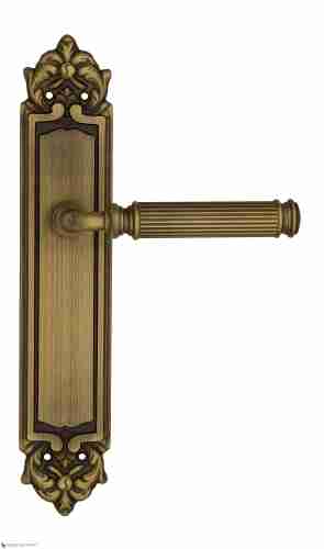 Дверная ручка Venezia "MOSCA" на планке PL96 матовая бронза