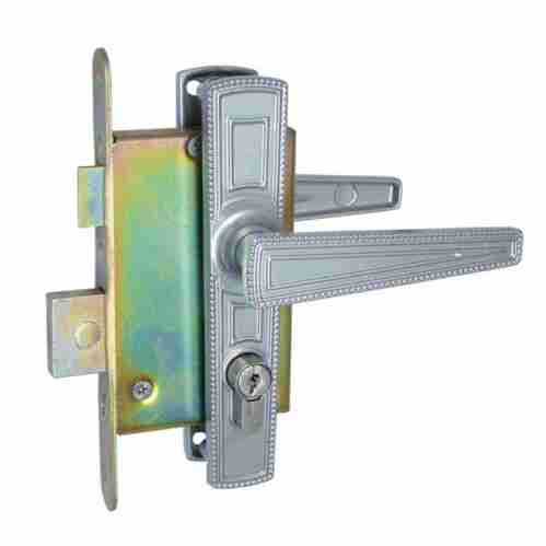 Ручка дверная на планке с замком под цилиндр с защелкой ЗЕНИТ ЗВ4-3.01 (серебро), 4 кл.