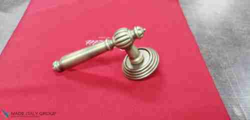 Дверная ручка Venezia "PELLESTRINA" D8 матовая бронза