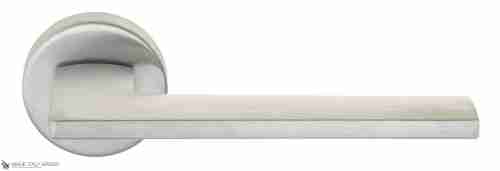 Дверная ручка на круглом основании Fratelli Cattini "SHAPE" 7-CS матовый хром