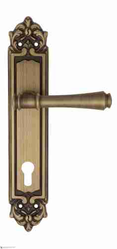 Дверная ручка Venezia "CALLISTO" CYL на планке PL96 матовая бронза