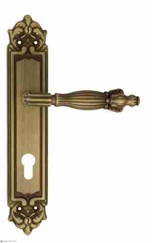 Дверная ручка Venezia "OLIMPO" CYL на планке PL96 матовая бронза