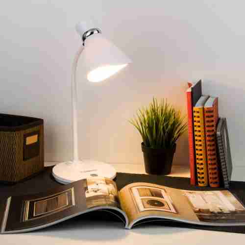 Настольная лампа Eurosvet School 01077/1 белый