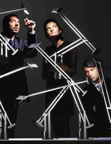 Офисная настольная лампа Artemide Tizio A009210